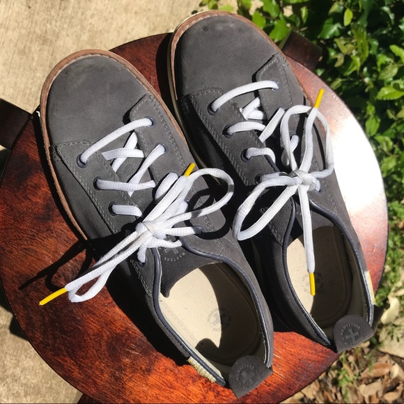 dr martens 5 eye shoe